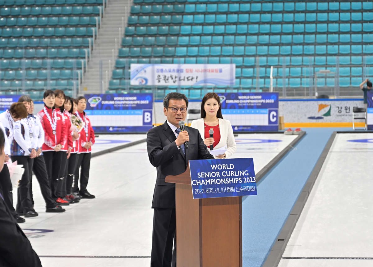 세계 시니어 컬링대회 시상식 이미지