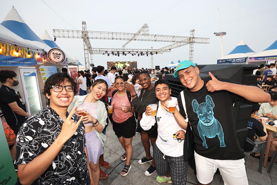 Beach Beer Festival Held at Gyeongpo over the Weekend